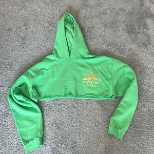 Boys lie cropped green hoodie